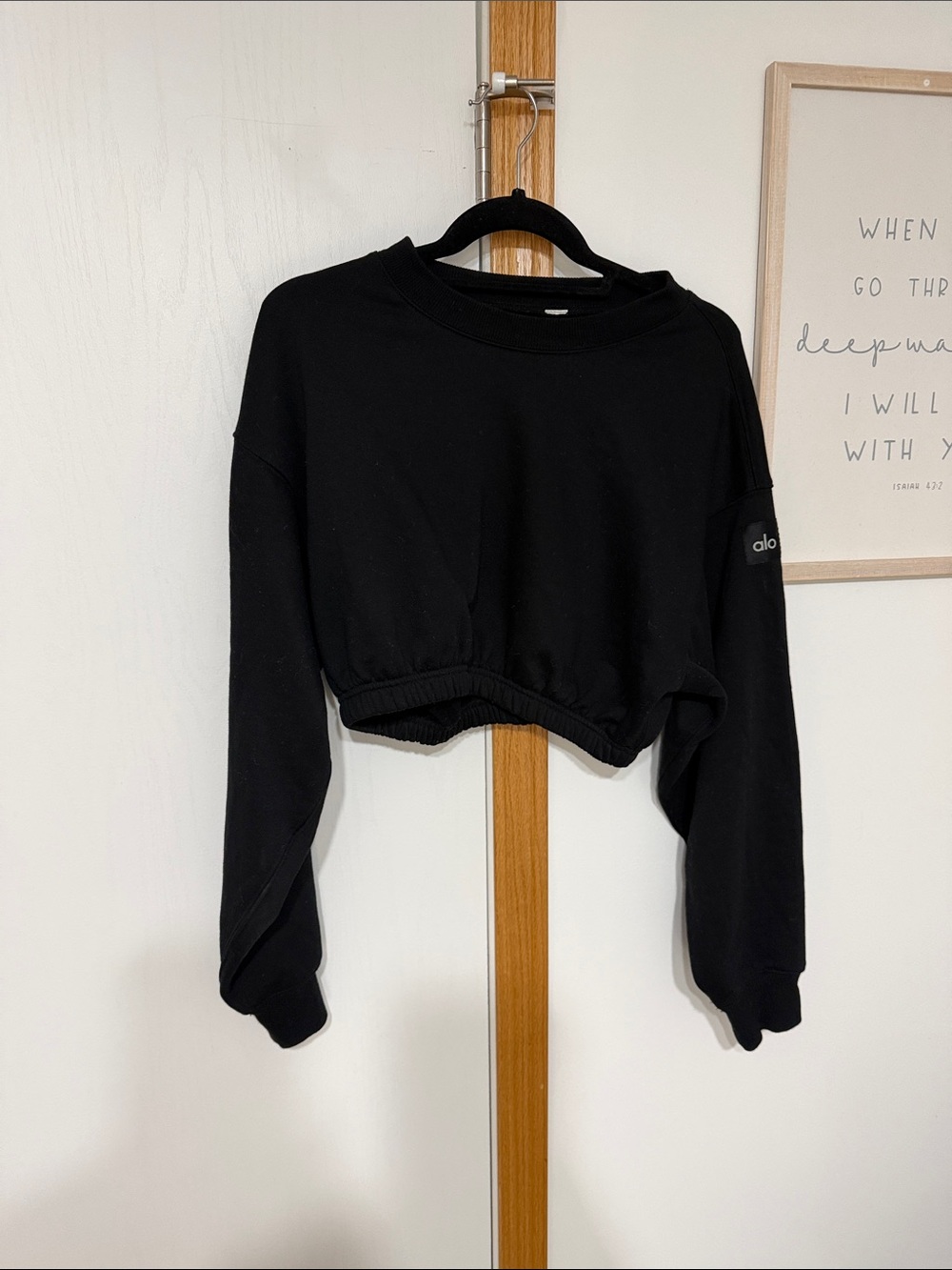 ALO Yoga Black Cropped Crew Sweatshirt